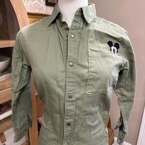 Zara Rare Disney Green boys Button-Up Shirt with Mickey Cartoon Patch size 9